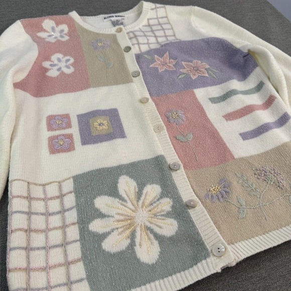 Vtg Women M Ivory Pastel Cardigan Floral Embroidery Cottage Grandma Spring Boho - Picture 12 of 12